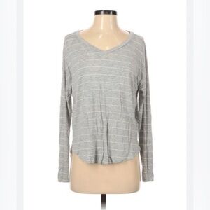 MOSSIMO Long Sleeve Oversized V Neck Top Gray and Silver